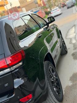 جیپ گراند شیرۆکی